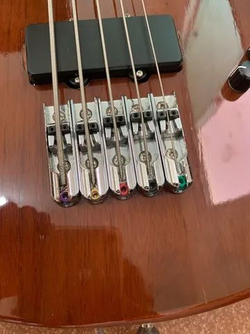 Vendo baixo Luthier ativo super novo (ótimo custo benefício)