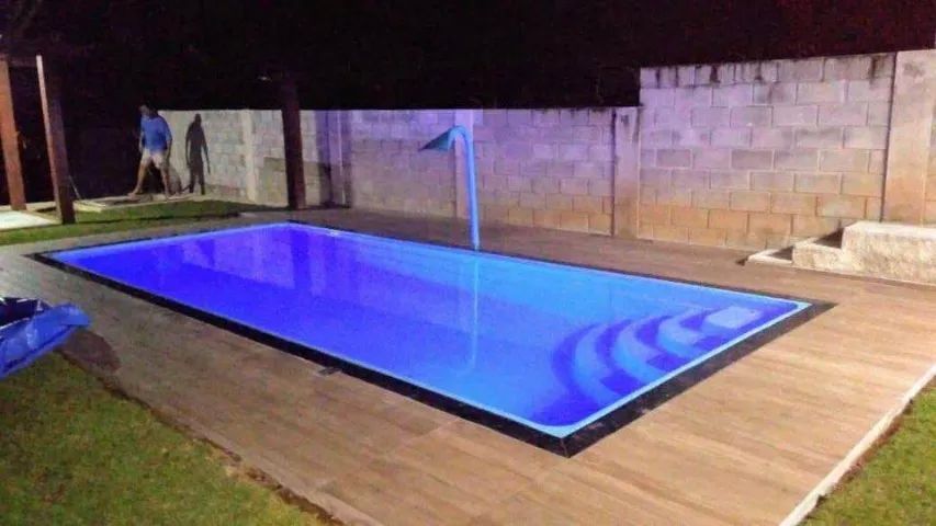 Piscina de fibra retangular nas medidas 7.60 x 3.30 x 1.40