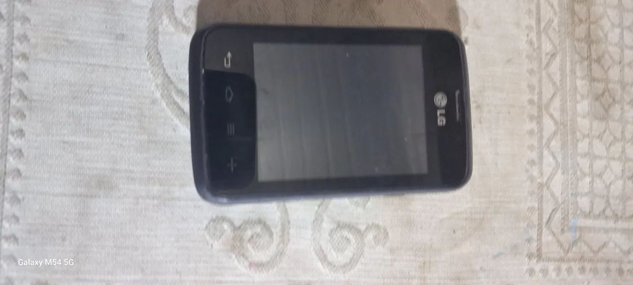 Celular antigo, lg  não sei se está funcionando 