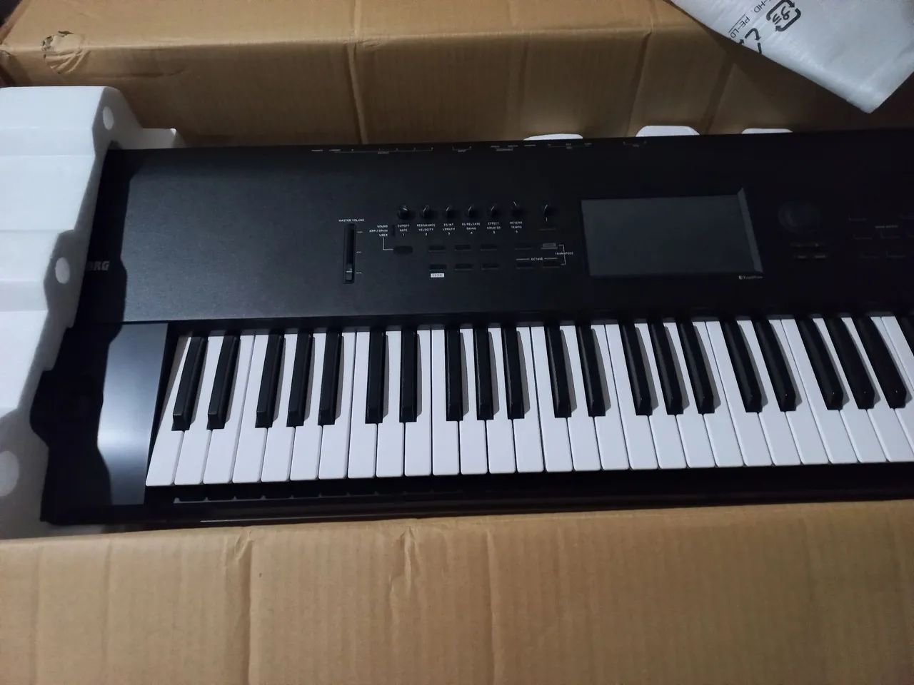 Teclado korg Nautilus 73  teclas troco por Yamaha Montage  - Foto 5