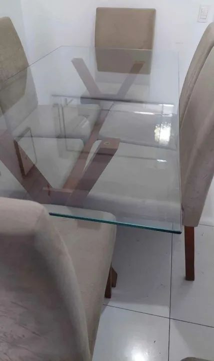 Mesa com tampo de vidro - 6 lugares  - Foto 2