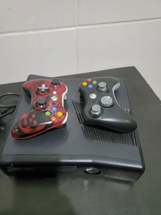 Console Xbox 360 Slim (250gb) - Desbloqueado (20 jogos na memória) - Foto 6