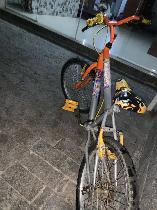 Bicicleta Infantil do Hot Wheels  - Foto 3