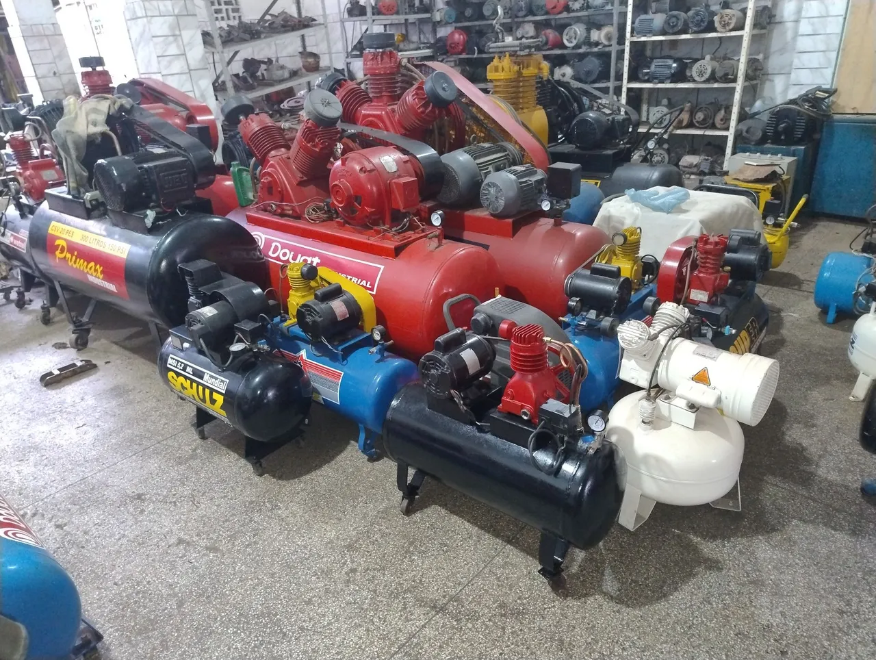 Vendo compressores de ar de todos os tamanhos.