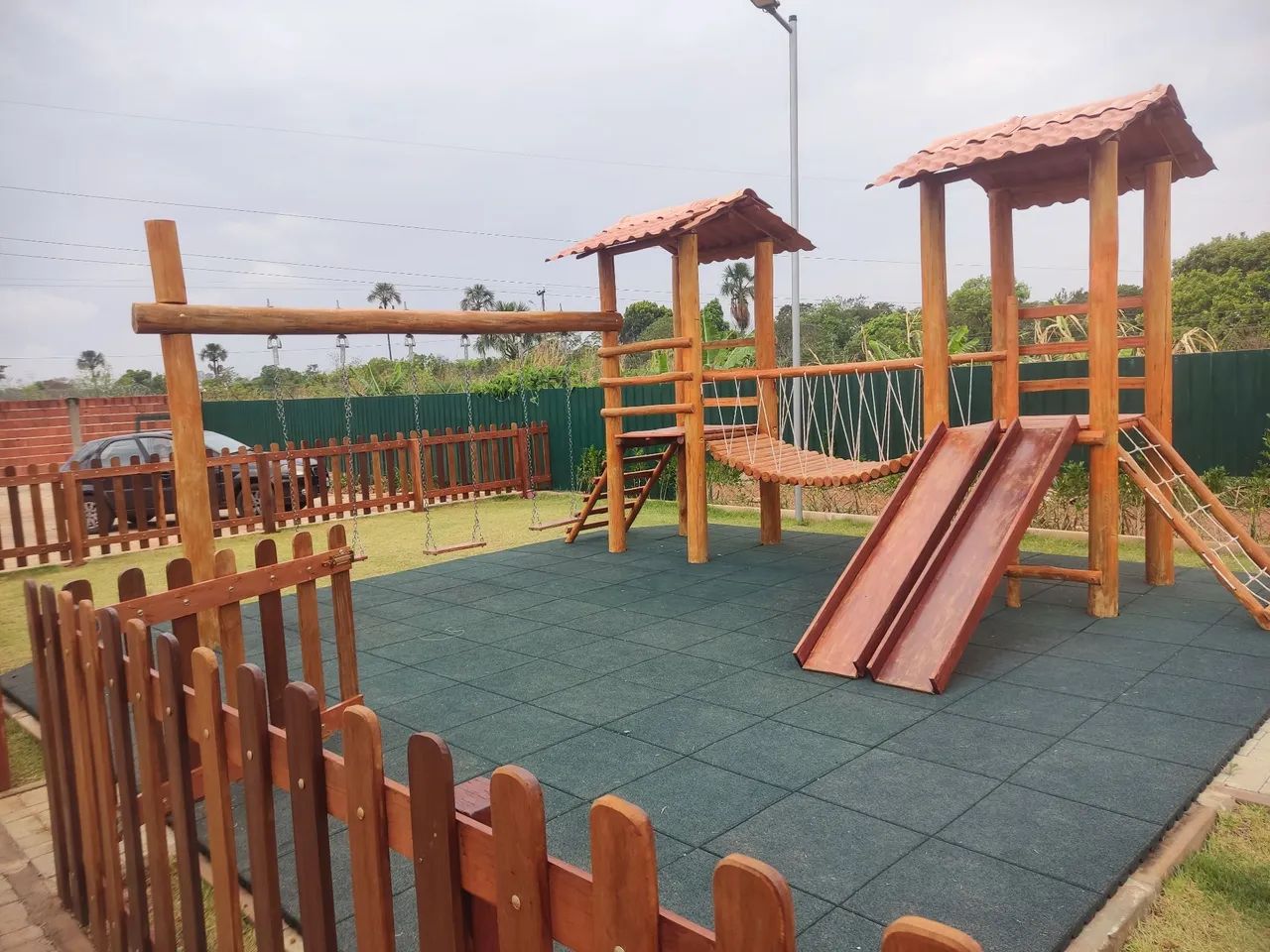 Playground / parquinho Infantil de Madeira - Foto 3