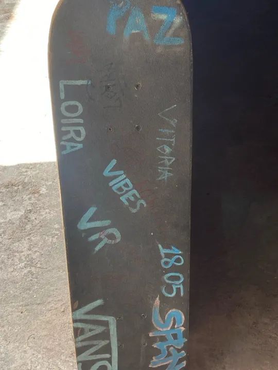 Skate de marfim e com rodas de gel 