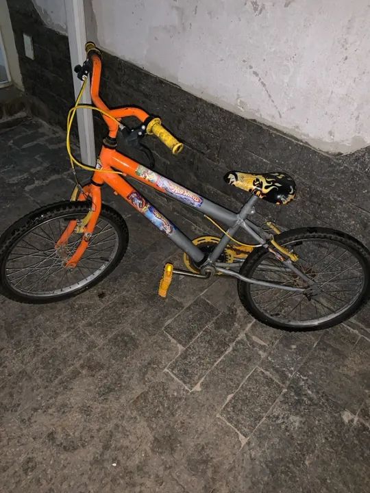 Bicicleta Infantil do Hot Wheels  - Foto 2