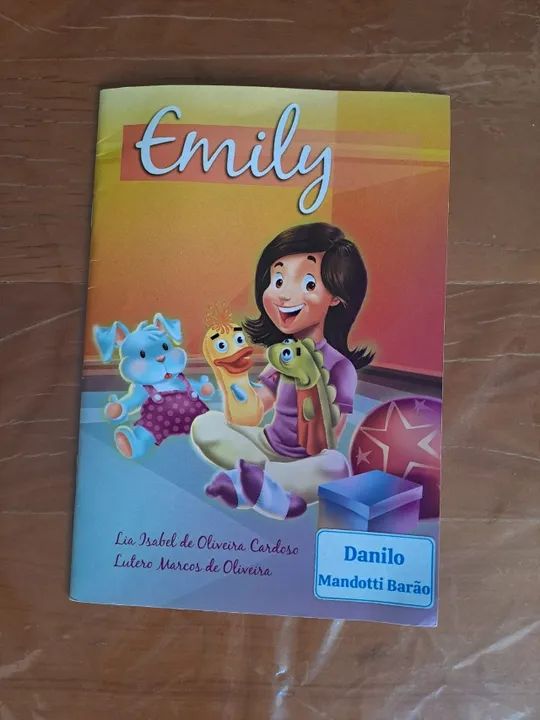 Livro Emily