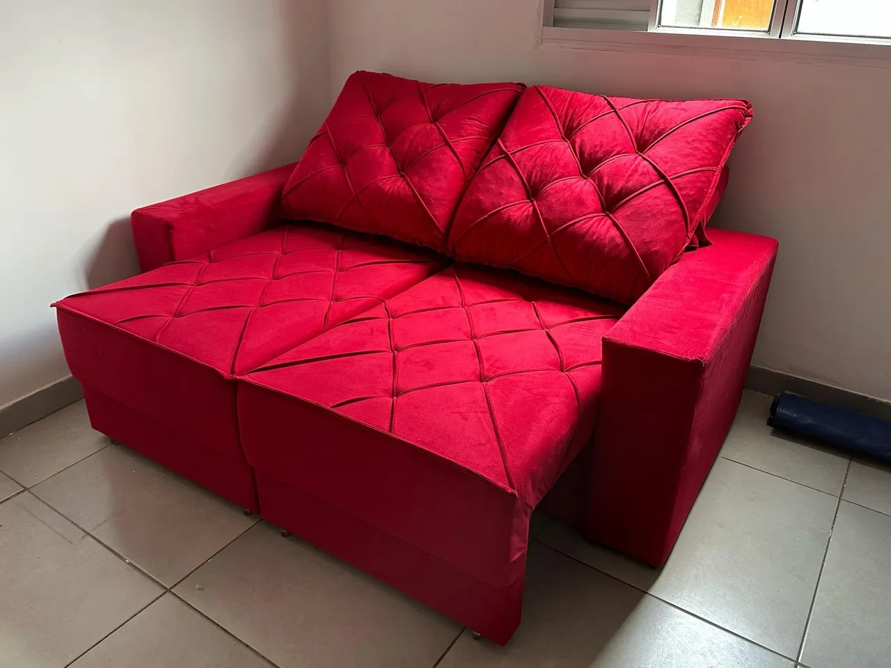 Sofá tres lugares Novo veja outras cores
