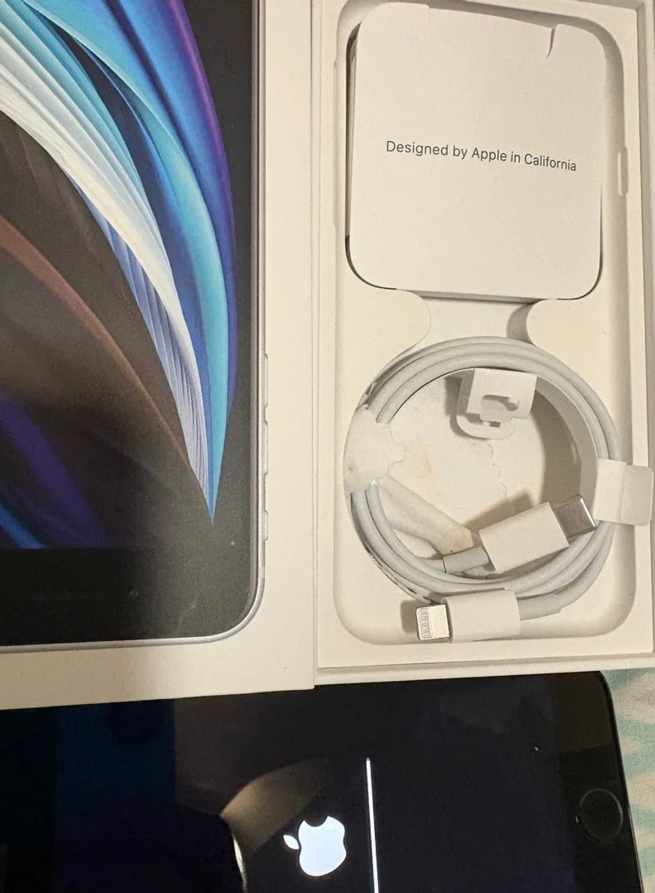 iPhone SE 2 geração 64Gb branco na caixa - Foto 2