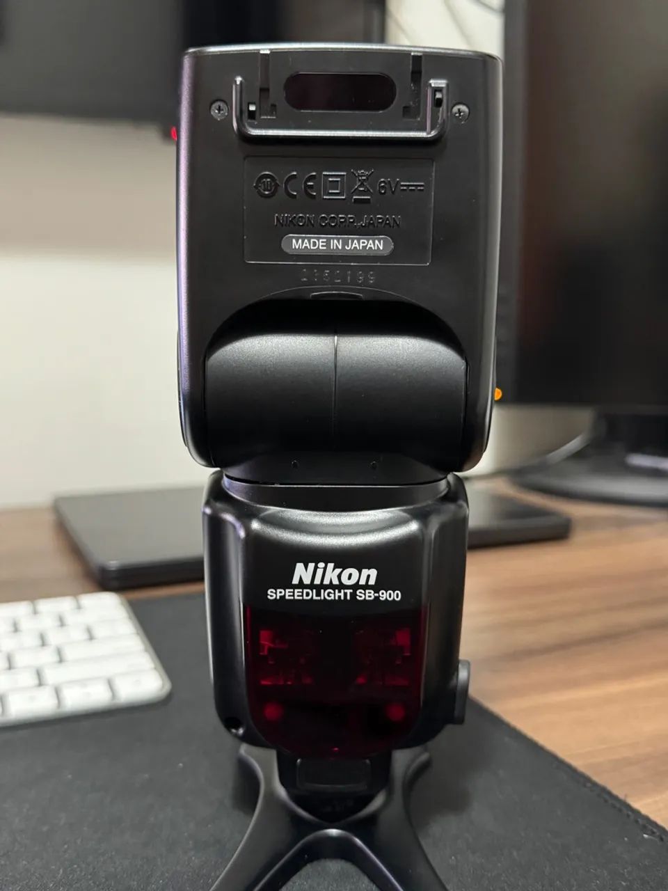 Flash Nikon Speedlight SB-900 + Case