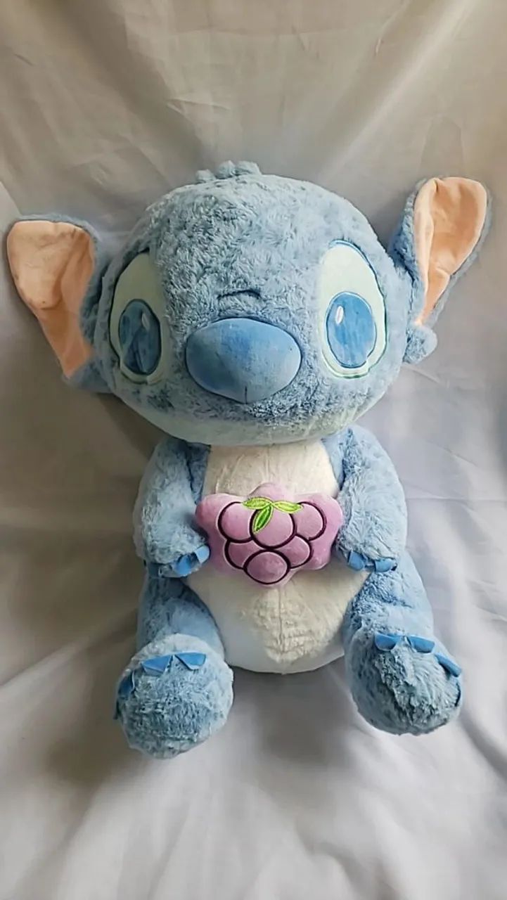 Big pelucia Stitch  Com uva ursinho urso  - Foto 3