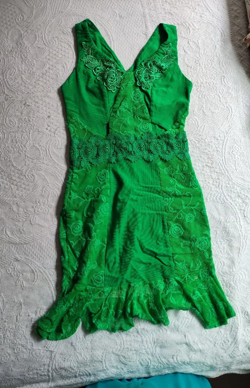 Vestido verde com renda