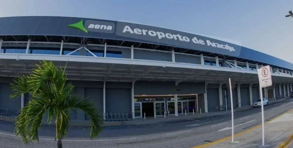 Terreno no bairro Aeroporto medindo 260 m², próximo ao colégio Celebridades.