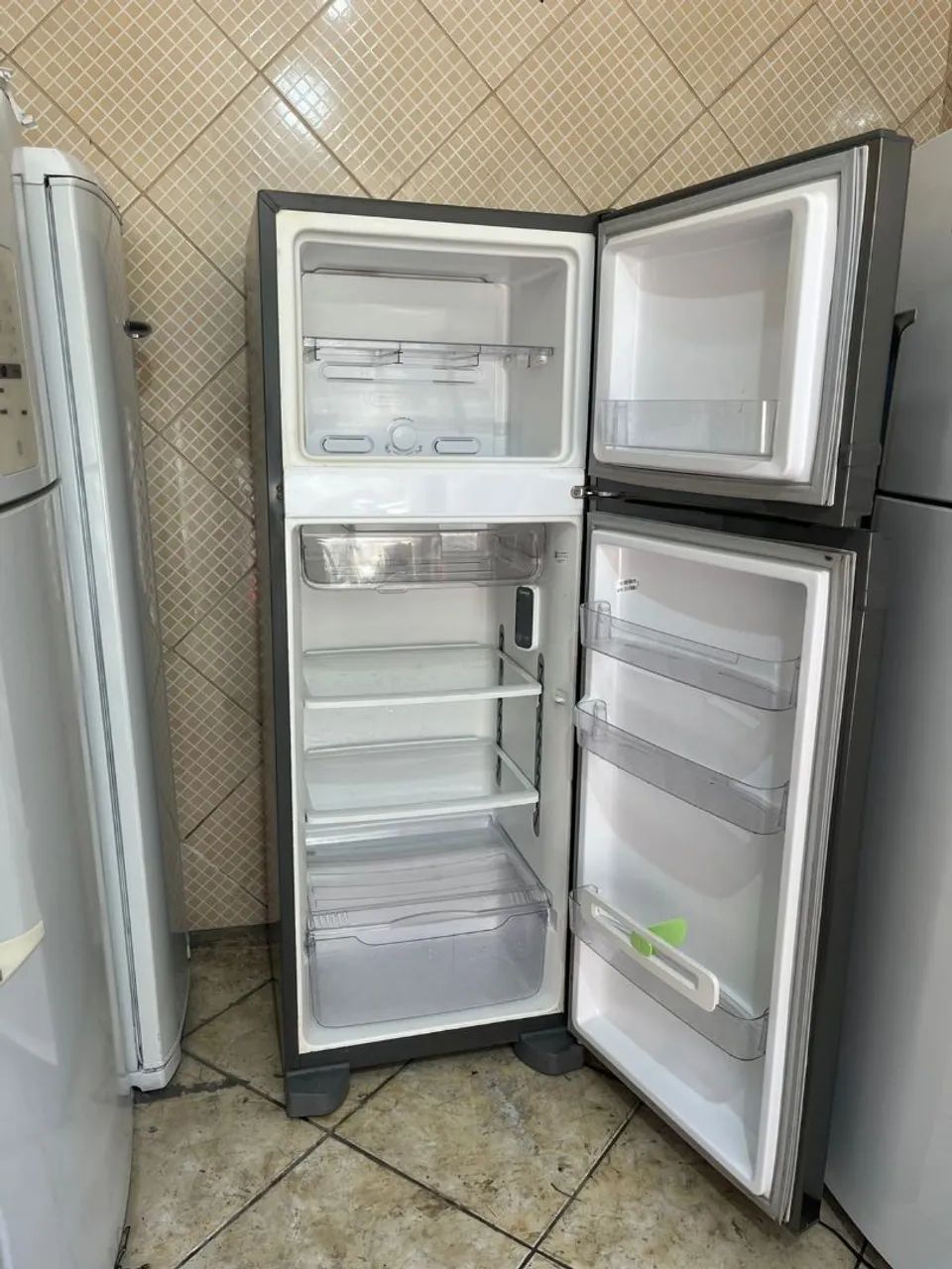 Geladeira Consul inox nova - Foto 2