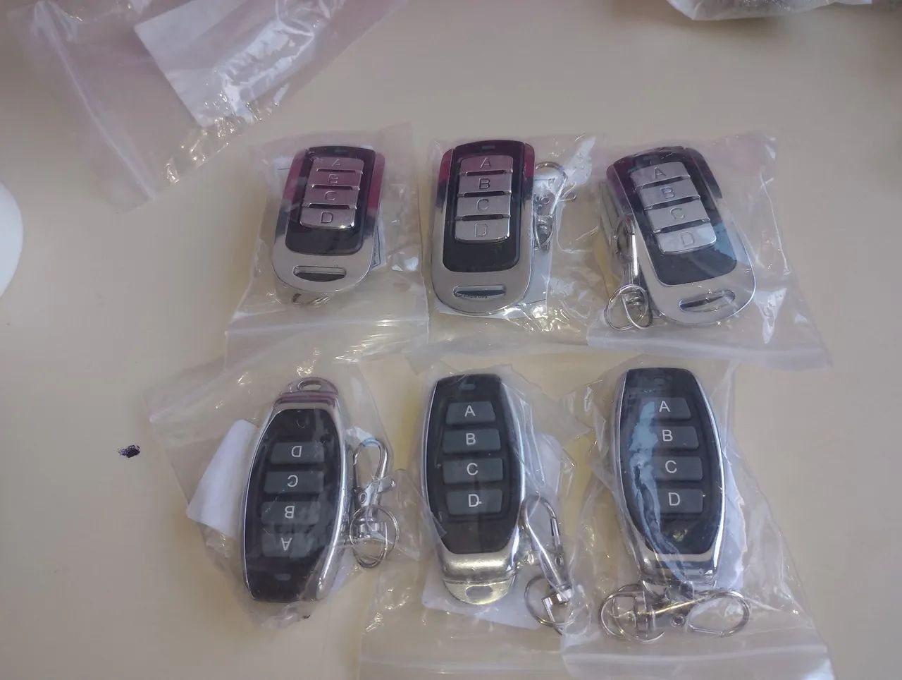 Controle Remoto Universal para Portão Eletrônico 
