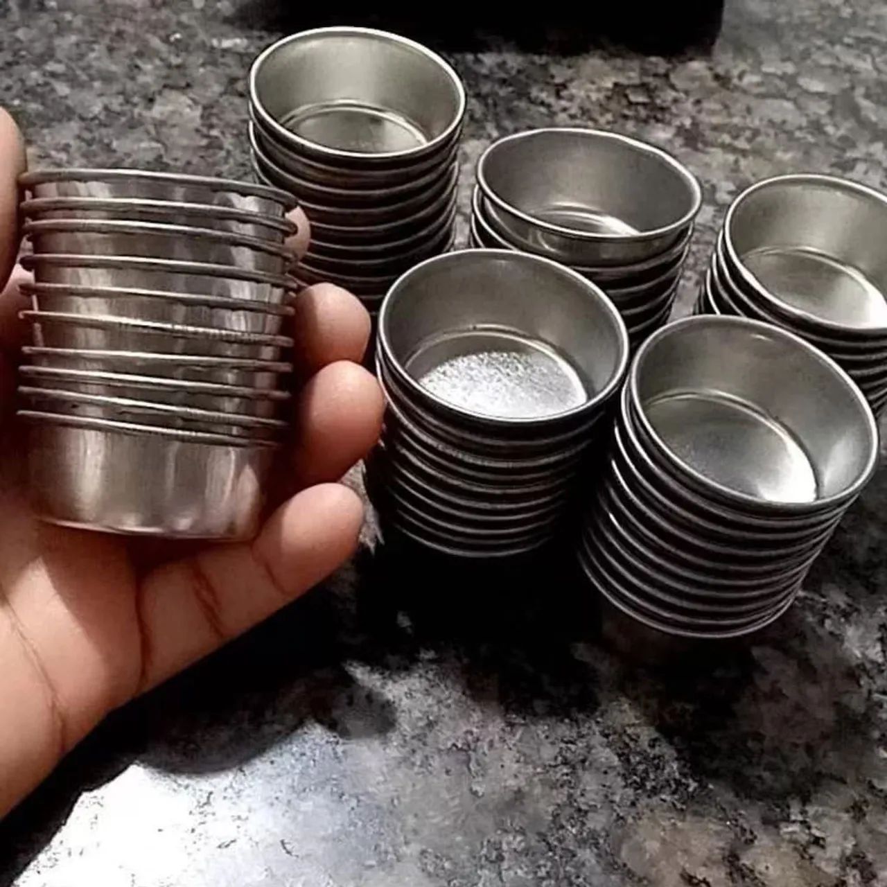 12 Formas para Empadas Doces e Bombons 3,5x3,5x1,5cm - Foto 3