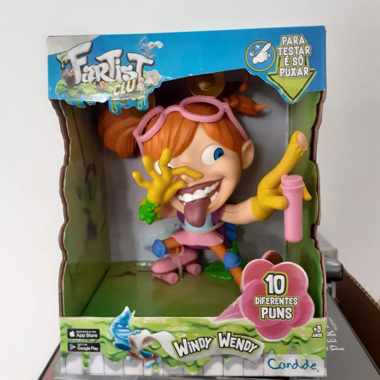Boneca Windy Wendy - Fartist Club - emite 10 sons diferentes de Puns