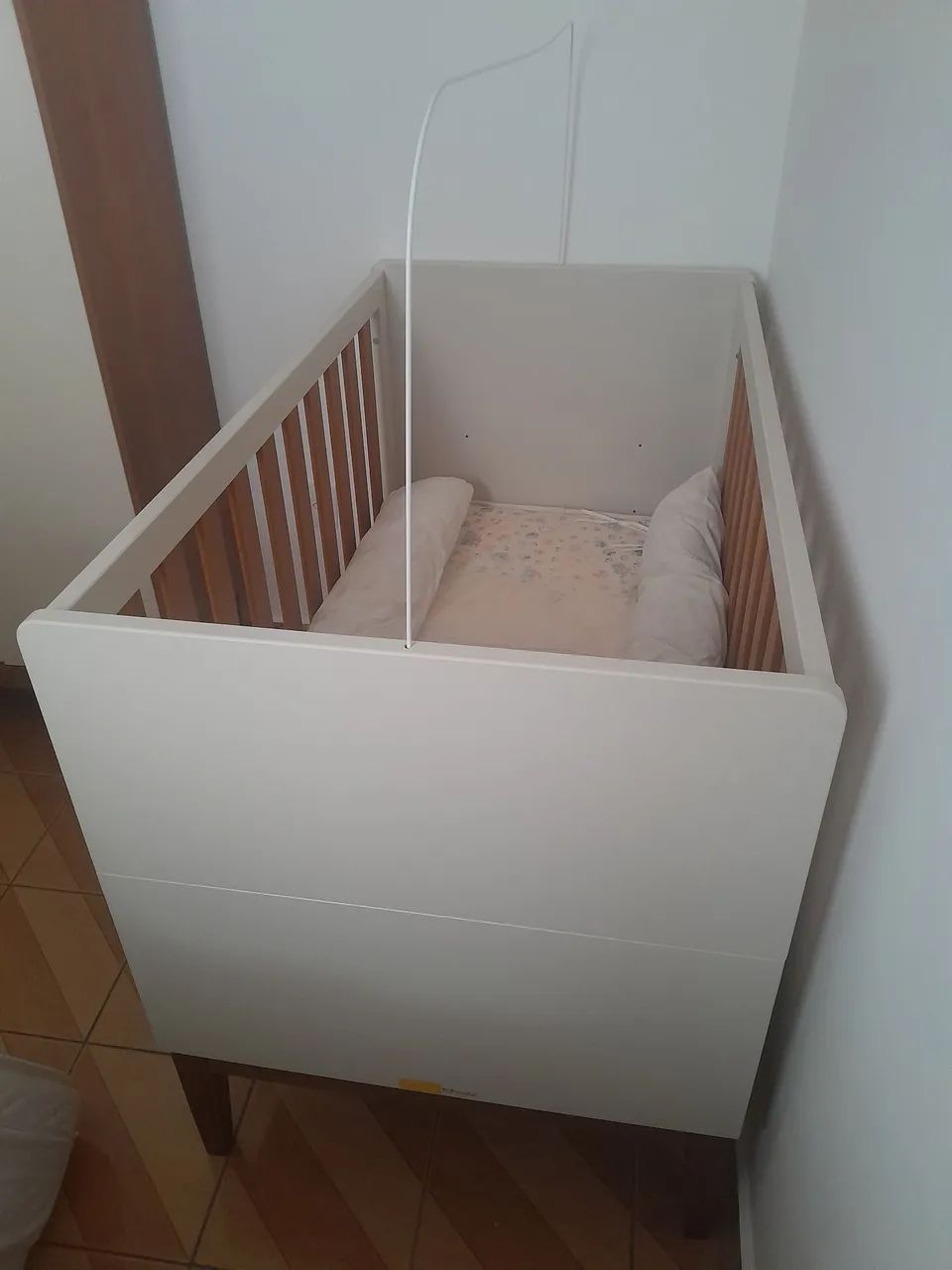 Berço Matic de madeira branco em ótimo estado! - Foto 2