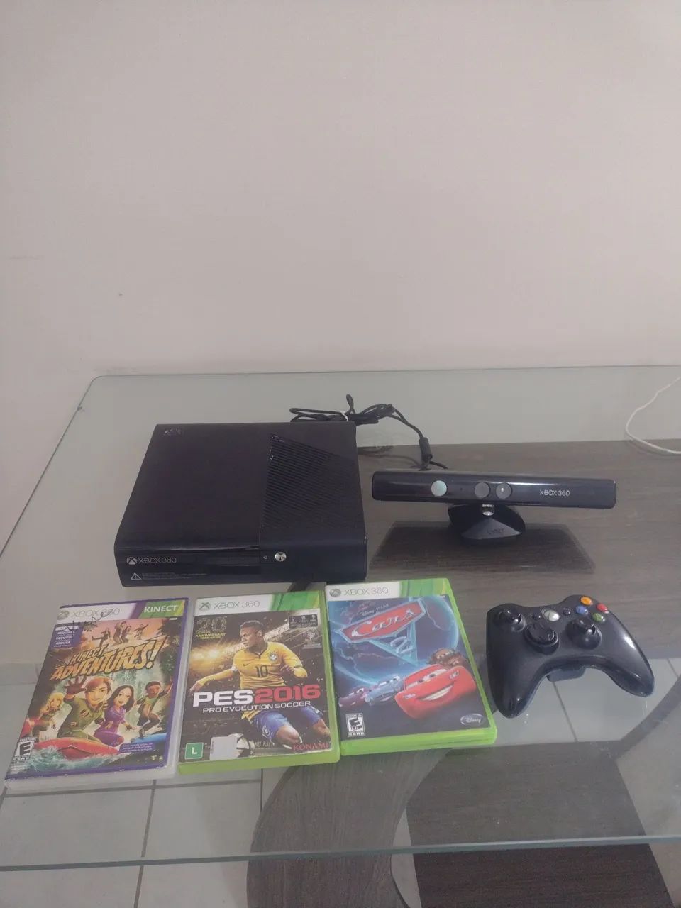 Xbox 360 com jogos e controle