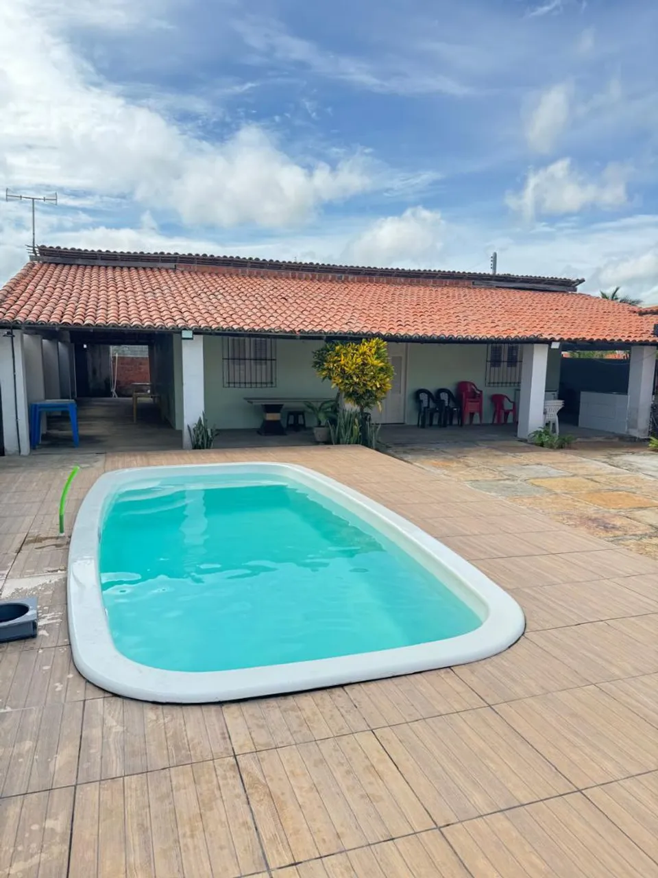 Casa com Piscina a poucos metros da praia