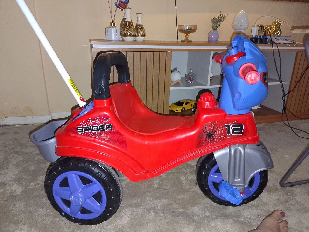 Motoca Infantil - Spiderman - Azul e Vermelho - Foto 4