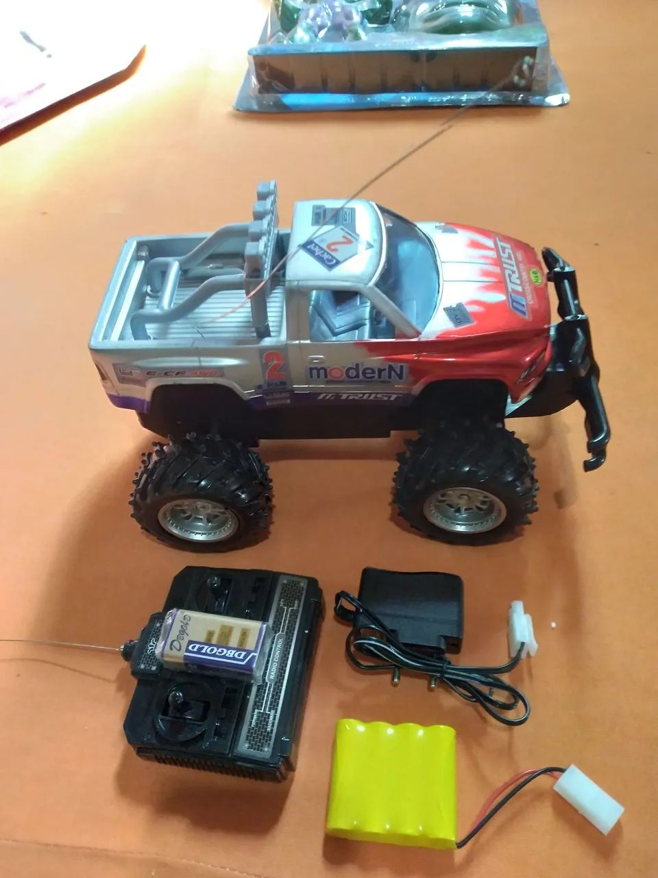 Brinquedo carrinho 