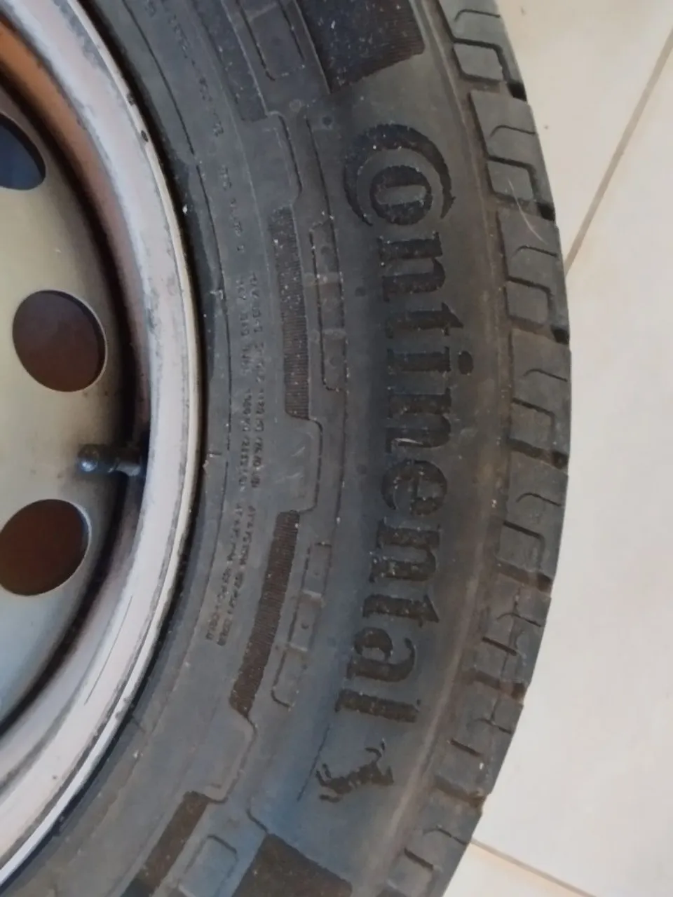 Roda com pneu aro 16 Renault Master