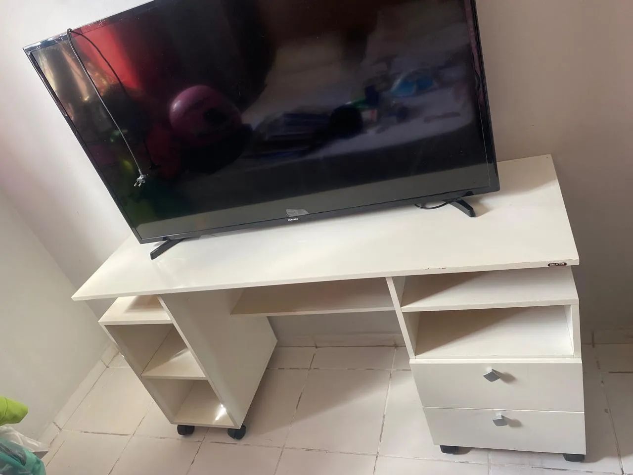 Vendo escrivaninha