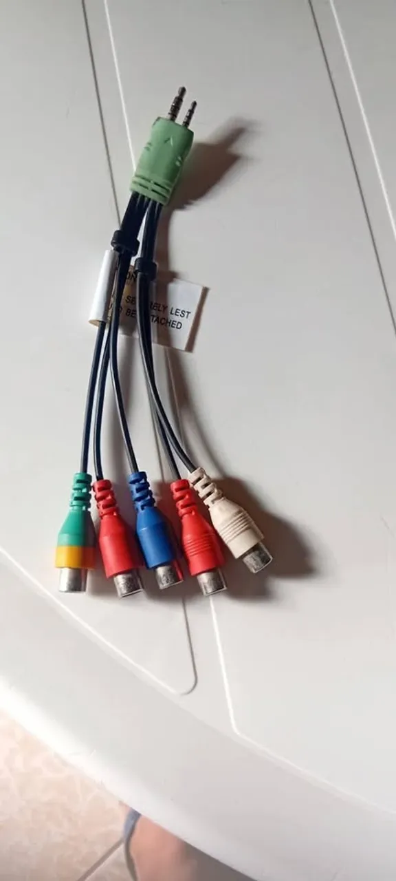 Vendo um cabo adaptador de vídeo componente e áudio para TV Samsung