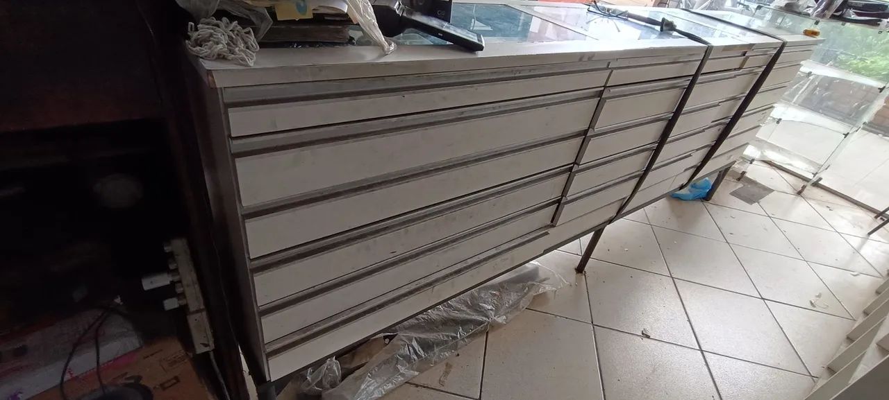 Vendo Balcão com 18 gavetas!