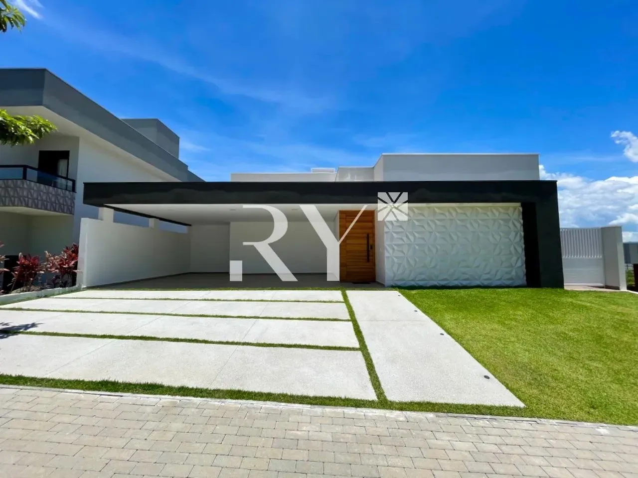 Casa Térrea - Condomínio Mônaco - Urbanova - 3 suítes - Escritório - Piscina - 263m²