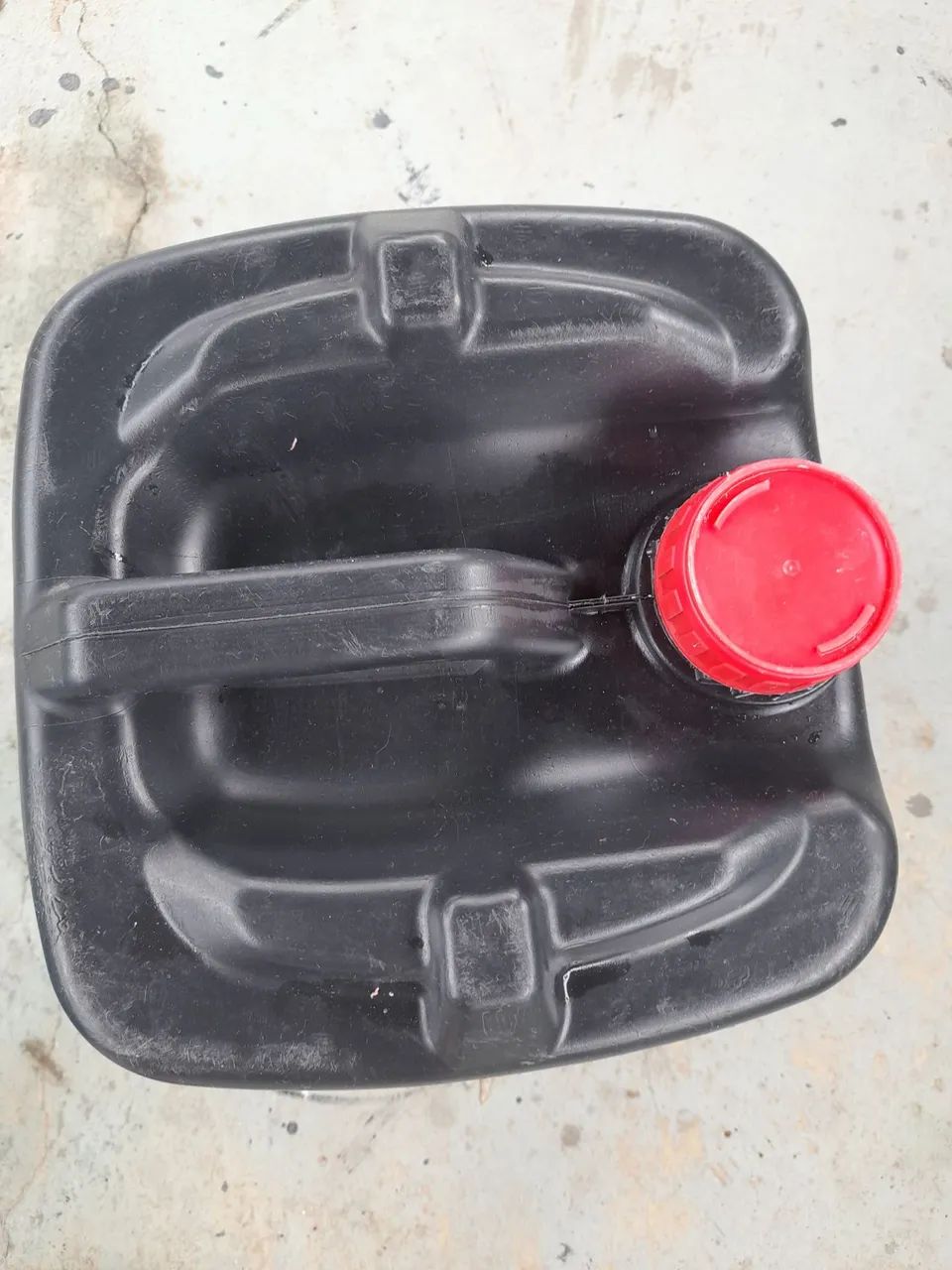 2 bombonas vazias de 20 litros - Foto 5