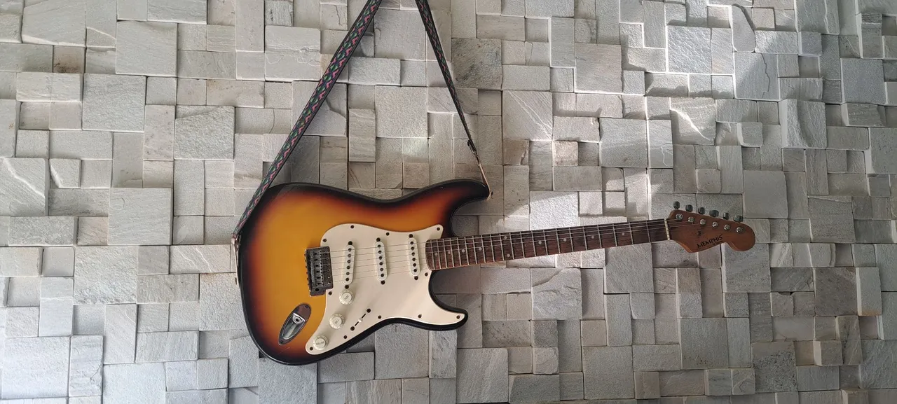 Guitarra Elétrica
