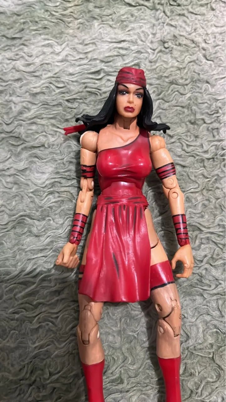 Boneco de Ação Elektra Marvel Toybiz
