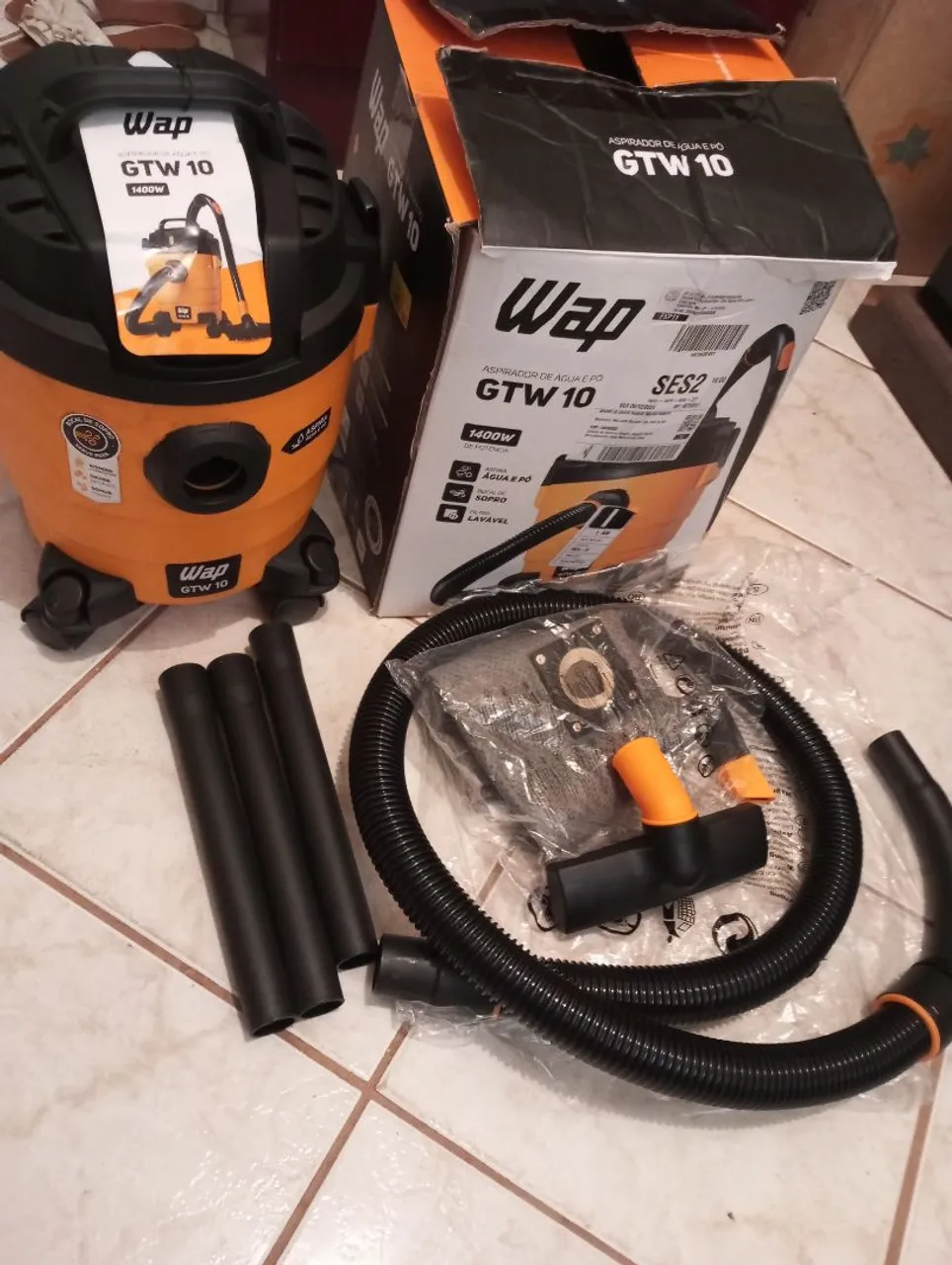 Aspirador Wap água e pó, contém todos os acessórios/ Com defeito! *Leia a descrição*