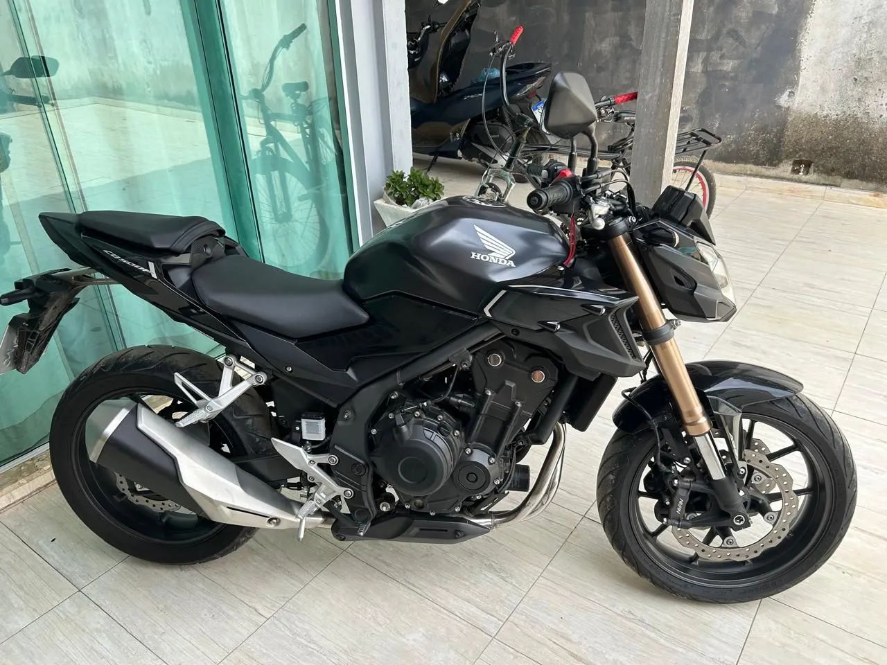 Moto sem detalhes!! Só venda!! Se não entendeu eu desenho..