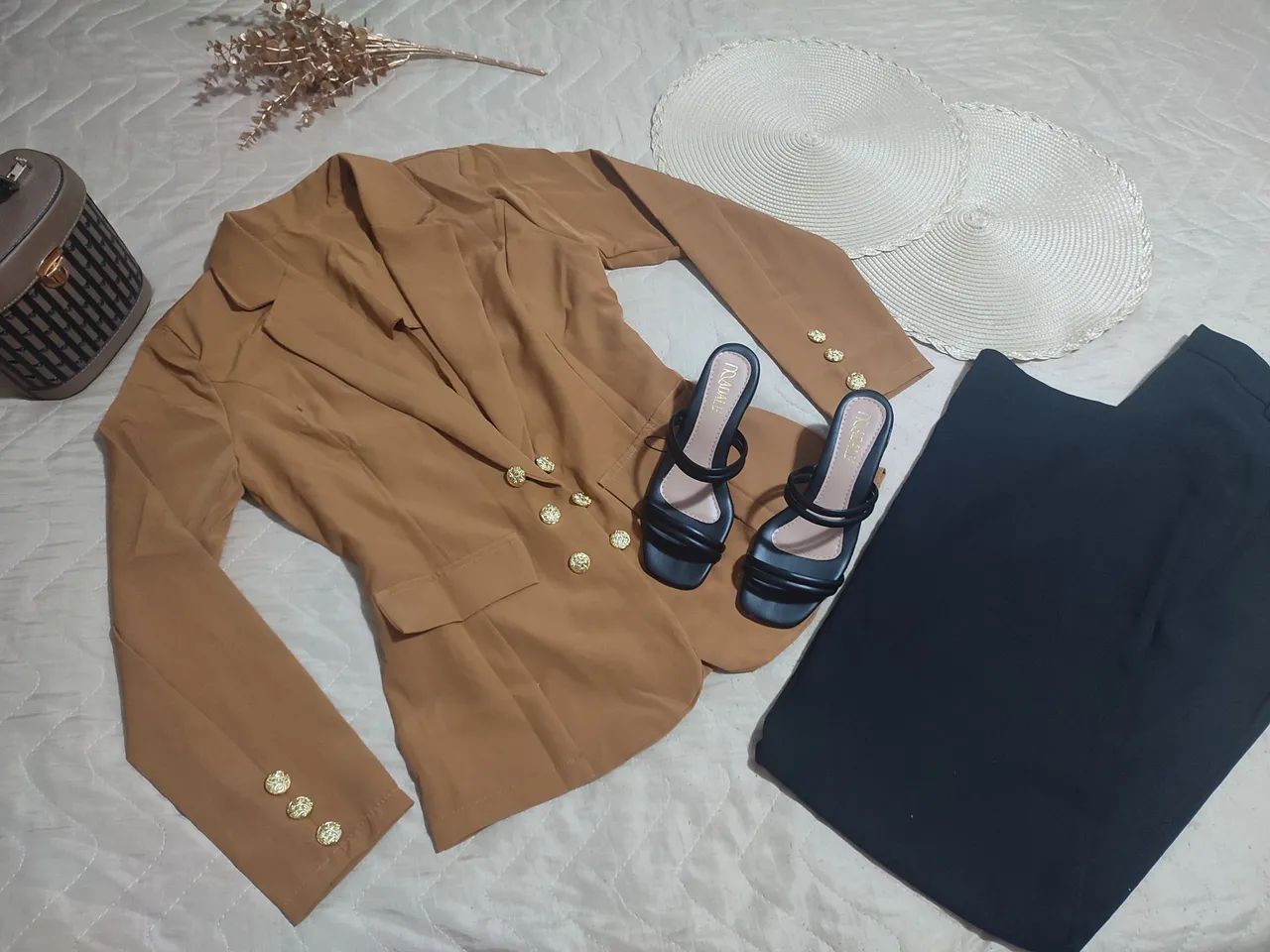 Blazer Feminino de Alfaiataria com botões - Foto 4