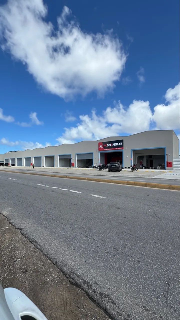 Galpões na principal do Feitosa