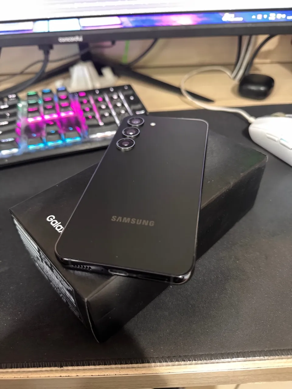 Samsung galaxy S23 black 512gb snapdragon
