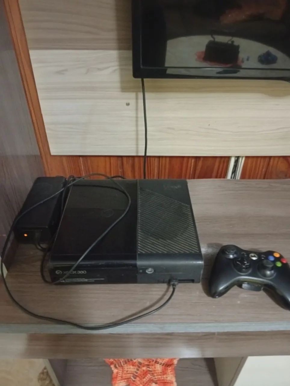 Xbox 360 with games downloaded to USB drive and CD unlock64297981186051120