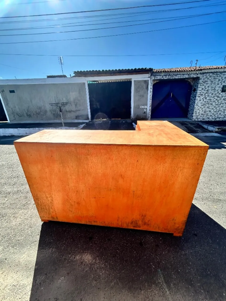 Balcão de madeira em L - ótimo para comércio ou recepção