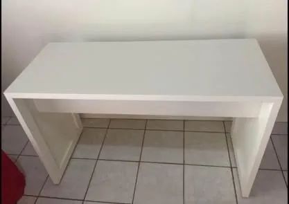 Escrivaninha branca de mdf simples 