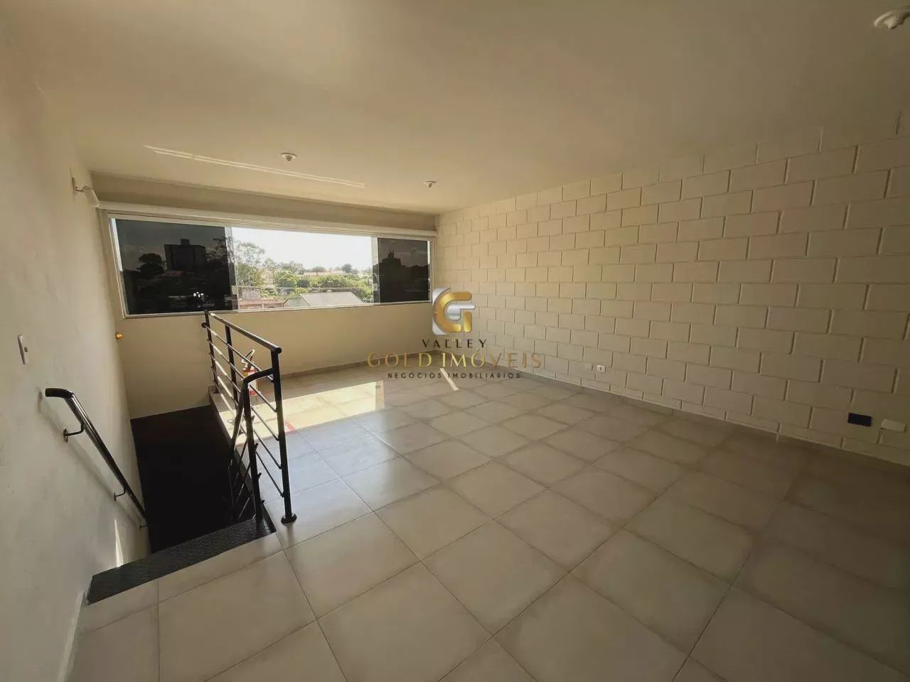 Oportunidade - Ponto Comercial - 138 m² - Pé direito dublo - 1 Vagas | LD