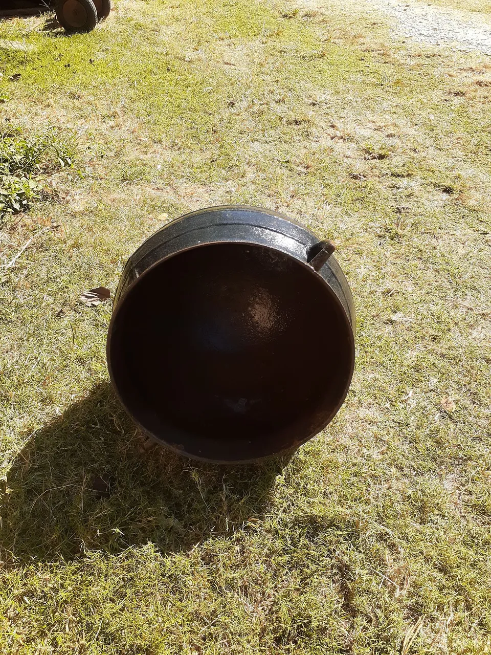 CALDEIRÃO DE FERRO FUNDIDO ANTIGO. 60 LTS