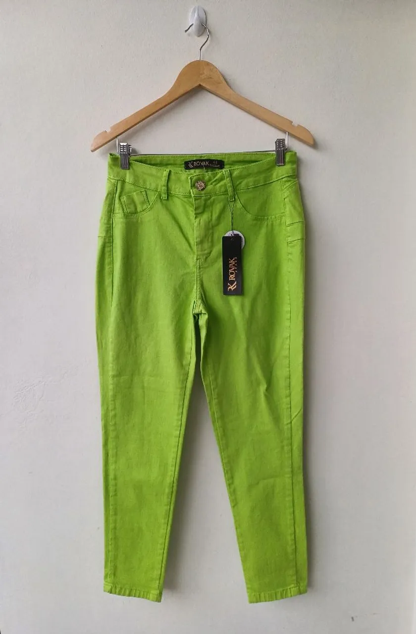 Calça NOVA tam 44