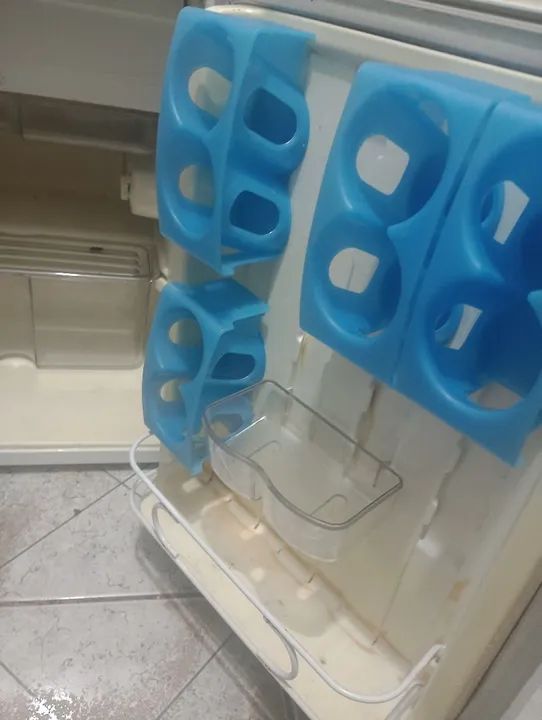 Frigobar Consul - Pequena e Econômica - Foto 3