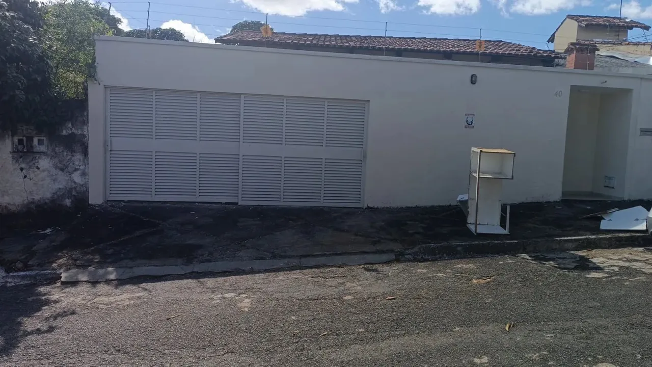 ALUGO CASA C/ 2 QUARTOS E ESCRITÓRIO - ST LESTE UNIVERSITÁRIO - GOIÂNIA