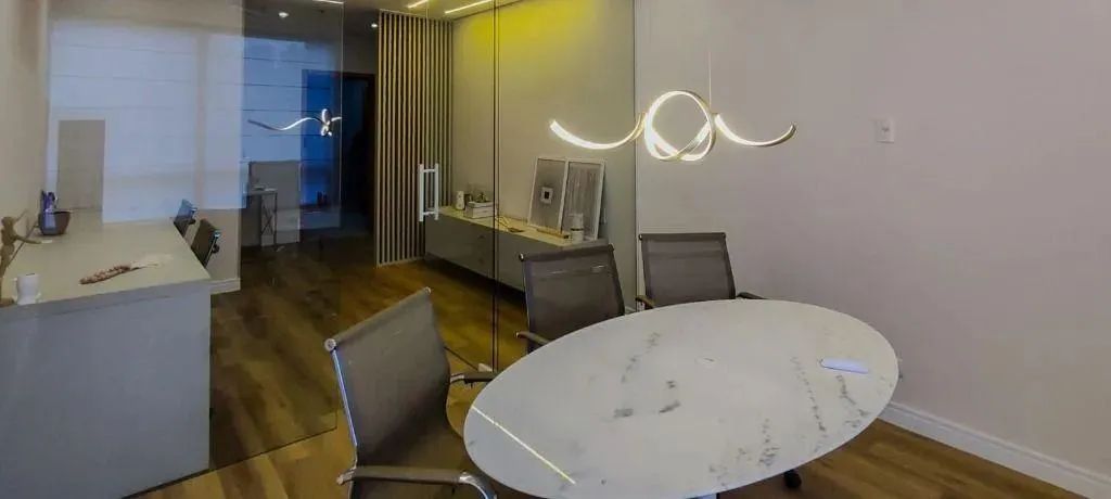 Sala à venda em Santana de Parnaíba, Alphaville, com 30 m²