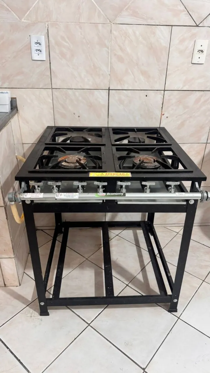 Fogão Industrial 4 Bocas - Ideal para sua cozinha!
